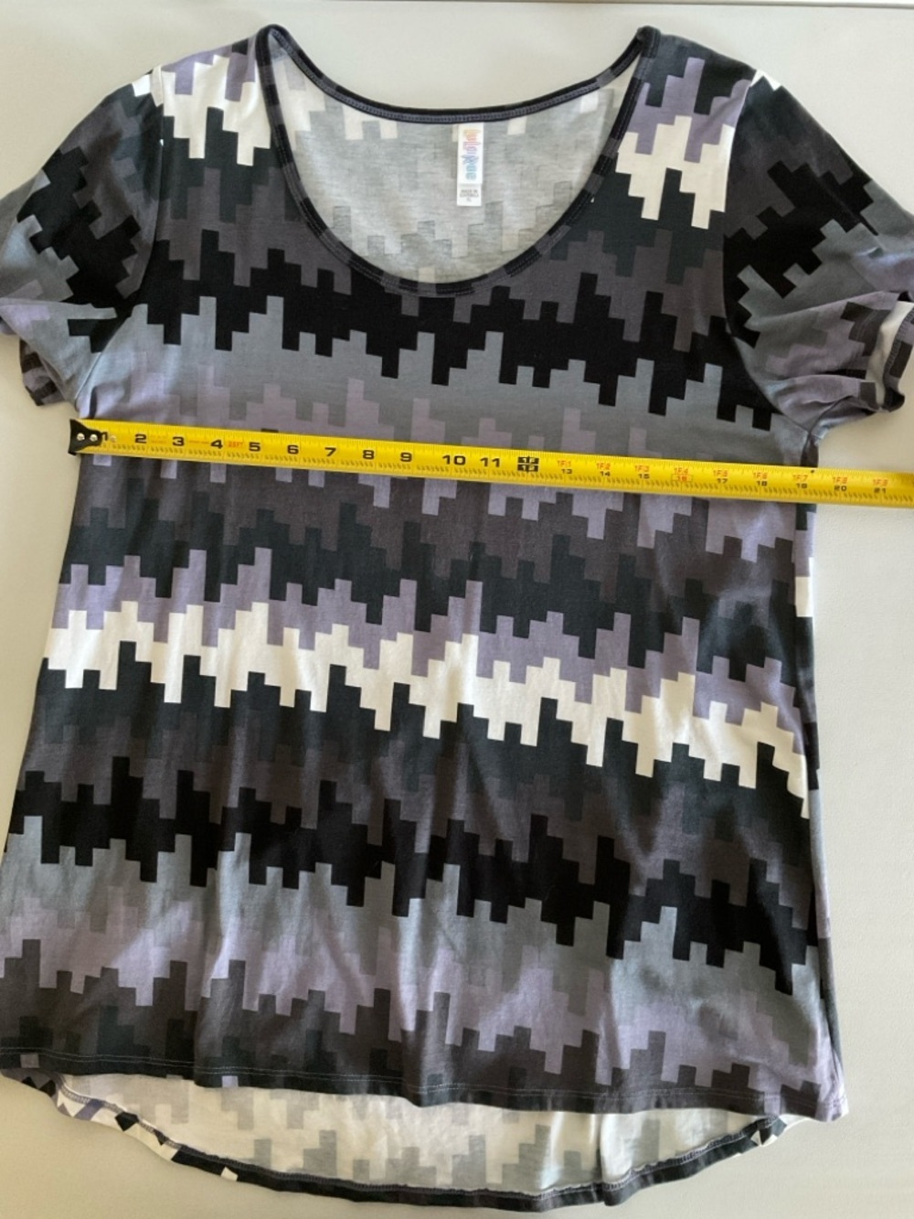 LuLaRoe Classic Shirt Tee in Black, Gray & Lavender XL - Picture 9 of 12
